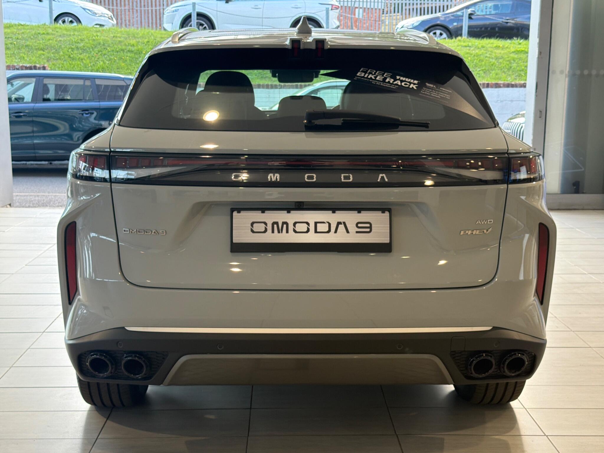 Large vehicle image
